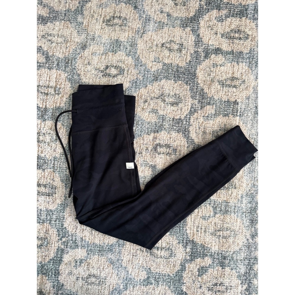 Vuori Women's Daily Leggings Camo Size Small Excellent Condition